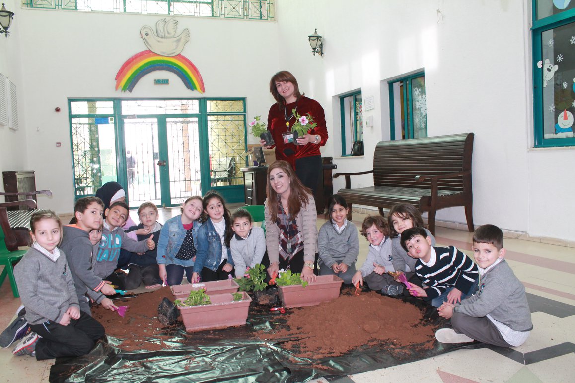 Cultivation of flowers - Kindergarten Kids